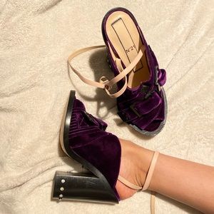NO. 21 velvet blocky heels